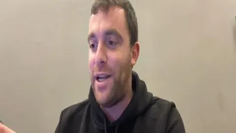 东契奇巧妙传球，克内克特轻松三分得手